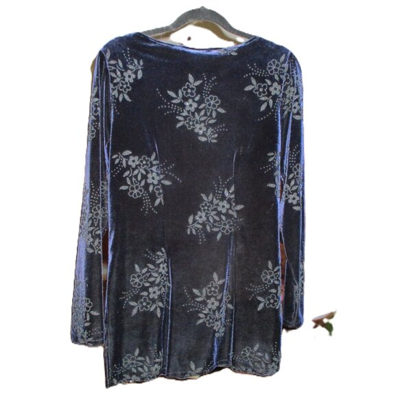 Vintage Navy Blue Velvet top with silver floral motif - Picture 2 of 5